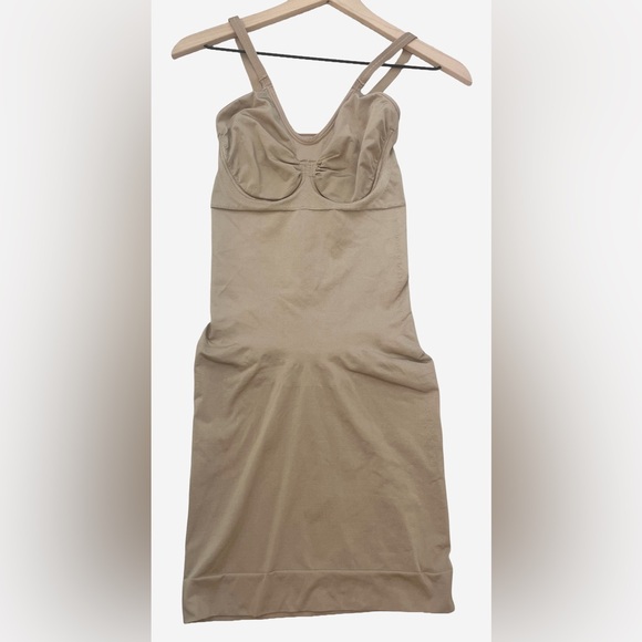 Spanx by Sara Blakey Full Slip Slimming Comptession Shaping Dress Nude Large - Picture 2 of 5